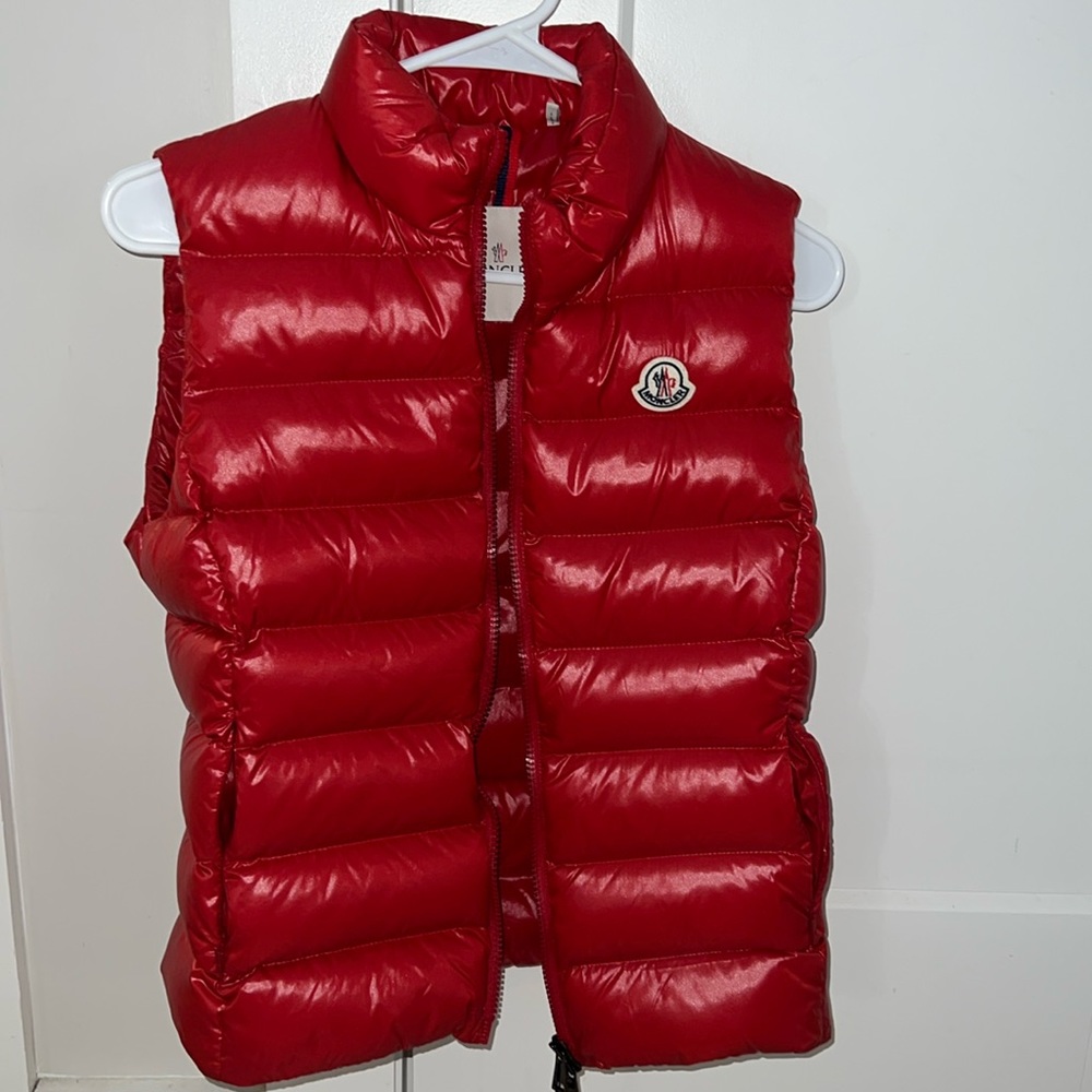 Moncler WMNS red vest